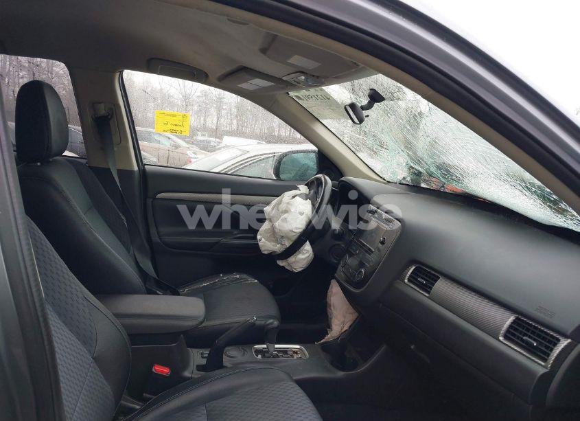 Photo 5 of 2015 Mitsubishi Outlander SE (VIN JA4AD3A3XFZ009385)