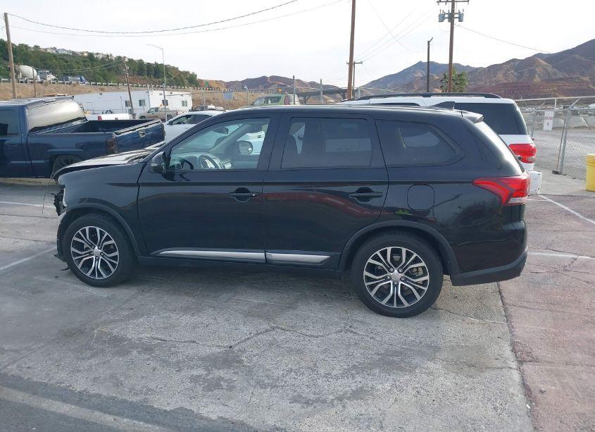 Photo 14 of 2017 Mitsubishi Outlander SE (VIN JA4AD3A3XHZ064311)