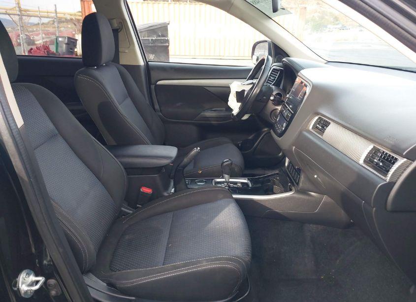 Photo 5 of 2017 Mitsubishi Outlander SE (VIN JA4AD3A3XHZ064311)