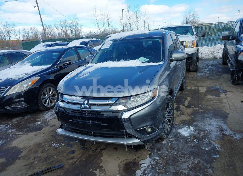 Photo 12 of 2018 Mitsubishi Outlander SE (VIN JA4AD3A3XJJ002119)