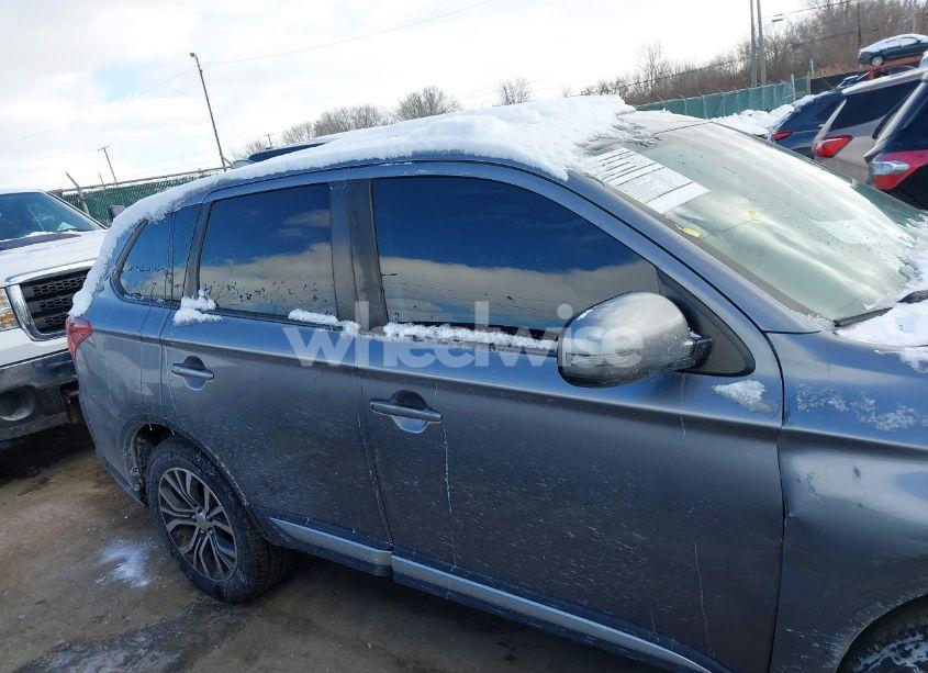 Photo 13 of 2018 Mitsubishi Outlander SE (VIN JA4AD3A3XJJ002119)