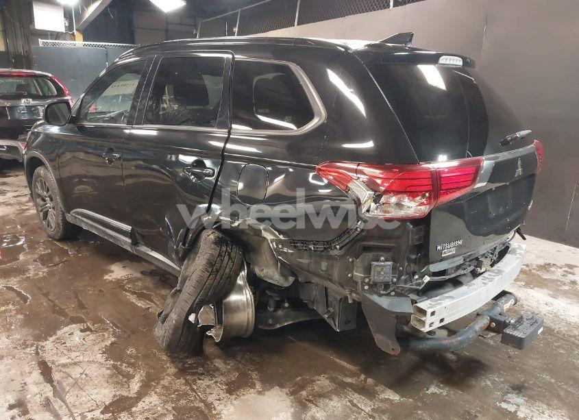 Photo 6 of 2018 Mitsubishi Outlander LE (VIN JA4AD3A3XJZ048549)