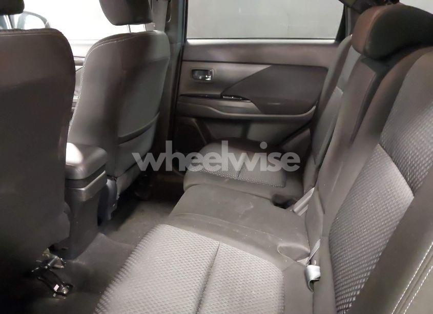 Photo 8 of 2018 Mitsubishi Outlander LE (VIN JA4AD3A3XJZ048549)