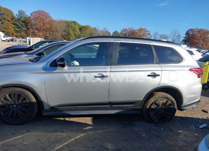 Photo 14 of 2020 Mitsubishi Outlander SP 2.4 (VIN JA4AD3A3XLZ040261)