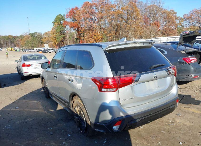 Photo 3 of 2020 Mitsubishi Outlander SP 2.4 (VIN JA4AD3A3XLZ040261)