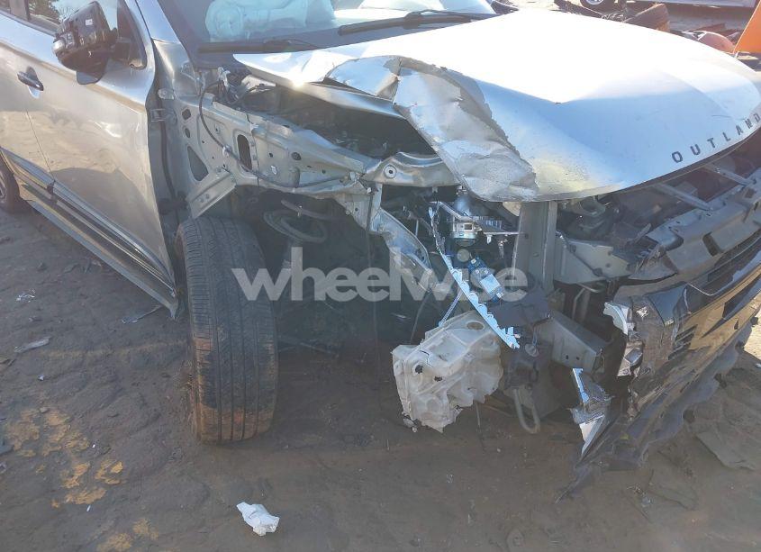 Photo 6 of 2020 Mitsubishi Outlander SP 2.4 (VIN JA4AD3A3XLZ040261)