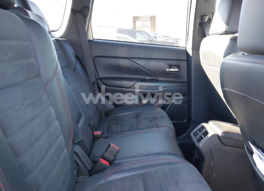 Photo 8 of 2020 Mitsubishi Outlander SP 2.4 (VIN JA4AD3A3XLZ040261)