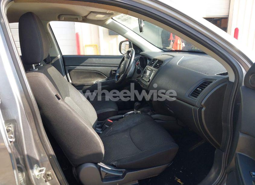 Photo 5 of 2016 Mitsubishi Outlander SPORT 2.0 ES (VIN JA4AP3AU0GZ061318)