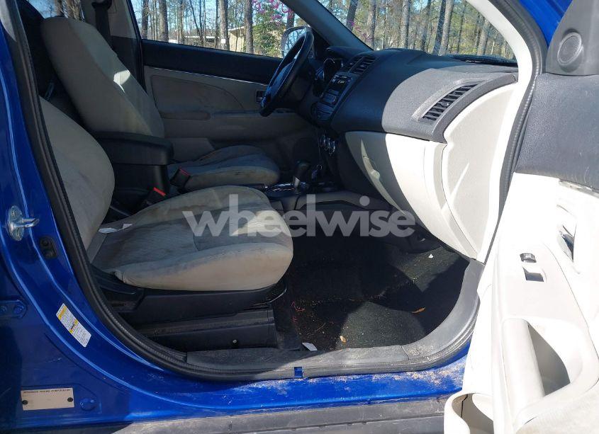 Photo 5 of 2017 Mitsubishi Outlander SPORT 2.0 ES/2.0 LE (VIN JA4AP3AU0HZ000763)