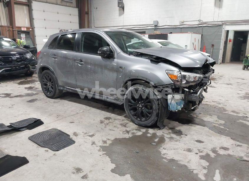 2018 Mitsubishi Outlander SPORT 2.0 LE (VIN JA4AP3AU0JU011460) main photo