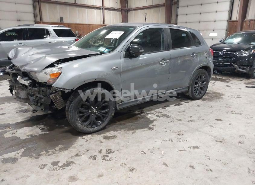 Photo 2 of 2018 Mitsubishi Outlander SPORT 2.0 LE (VIN JA4AP3AU0JU011460)