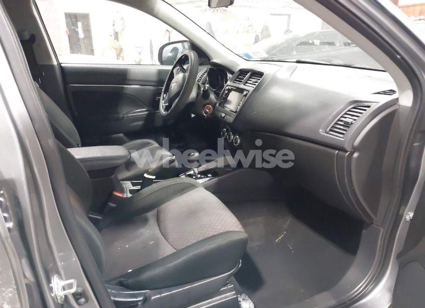 Photo 5 of 2018 Mitsubishi Outlander SPORT 2.0 LE (VIN JA4AP3AU0JU011460)