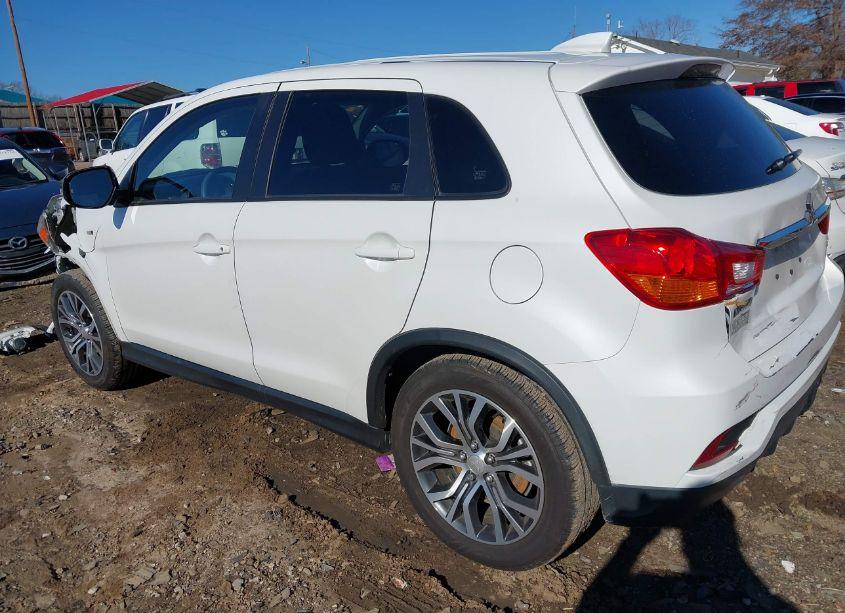 Photo 3 of 2019 Mitsubishi Outlander SPORT 2.0 ES (VIN JA4AP3AU0KU004154)