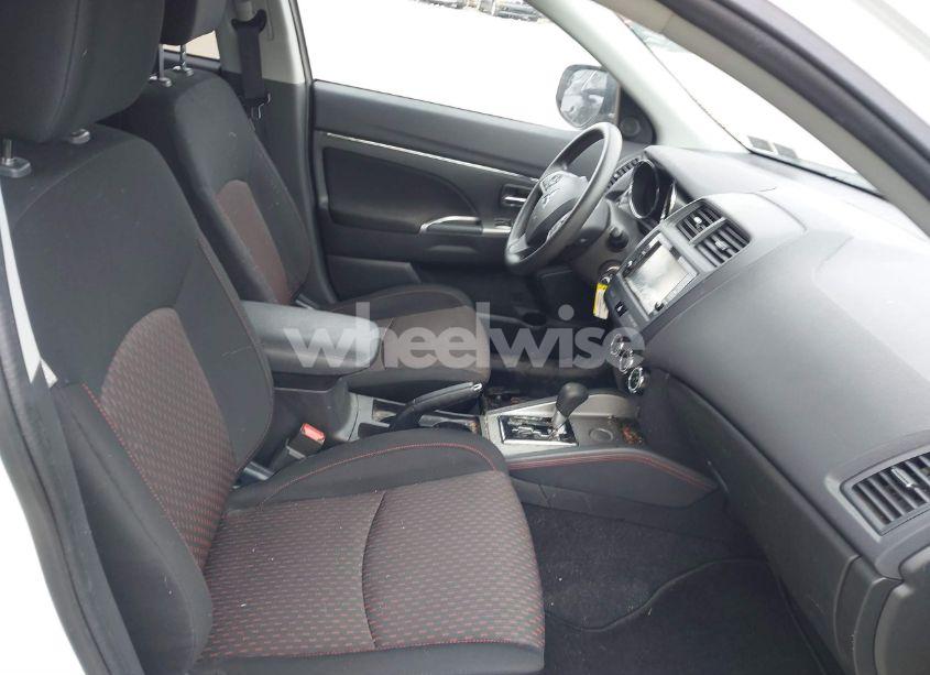 Photo 5 of 2019 Mitsubishi Outlander SPORT 2.0 LE/2.0 SP (VIN JA4AP3AU0KU019530)