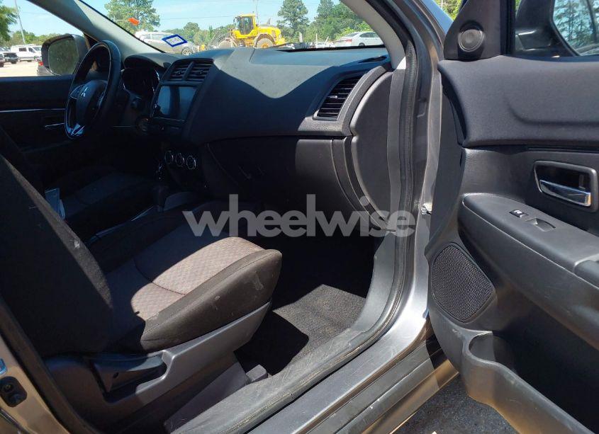 Photo 5 of 2019 Mitsubishi Outlander SPORT 2.0 LE (VIN JA4AP3AU0KU027160)