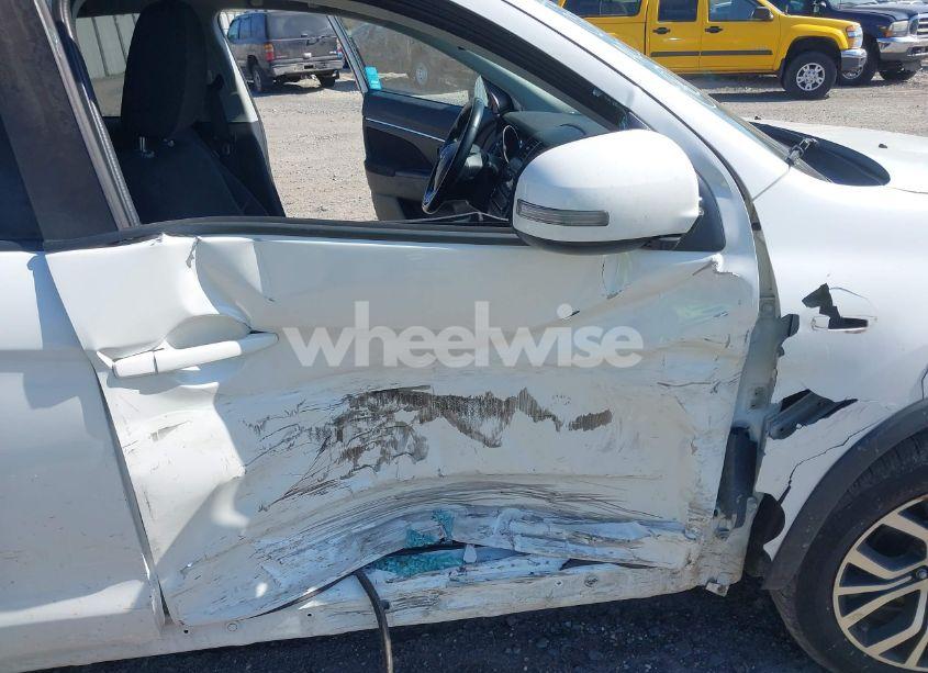 Photo 6 of 2017 Mitsubishi Outlander SPORT 2.0 ES (VIN JA4AP3AU1HZ005244)