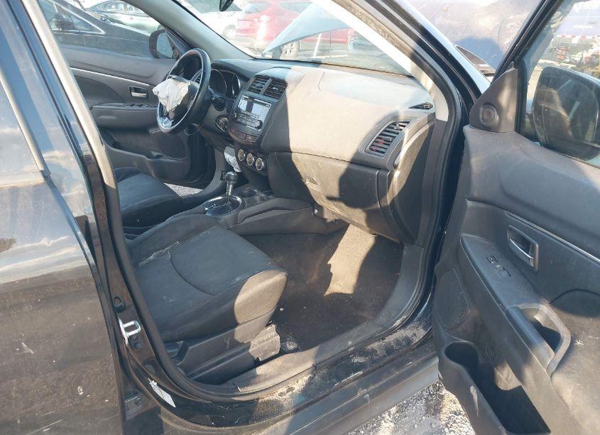 Photo 5 of 2017 Mitsubishi Outlander SPORT 2.0 ES/2.0 LE (VIN JA4AP3AU1HZ007091)