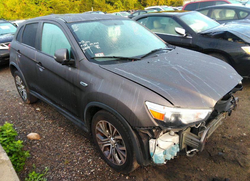 2018 Mitsubishi Outlander SPORT 2.0 ES (VIN JA4AP3AU1JZ007260) main photo