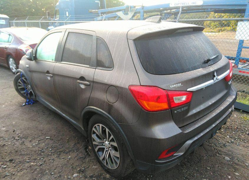 Photo 3 of 2018 Mitsubishi Outlander SPORT 2.0 ES (VIN JA4AP3AU1JZ007260)