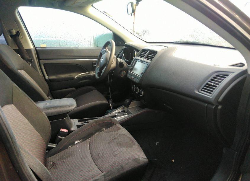 Photo 5 of 2018 Mitsubishi Outlander SPORT 2.0 ES (VIN JA4AP3AU1JZ007260)