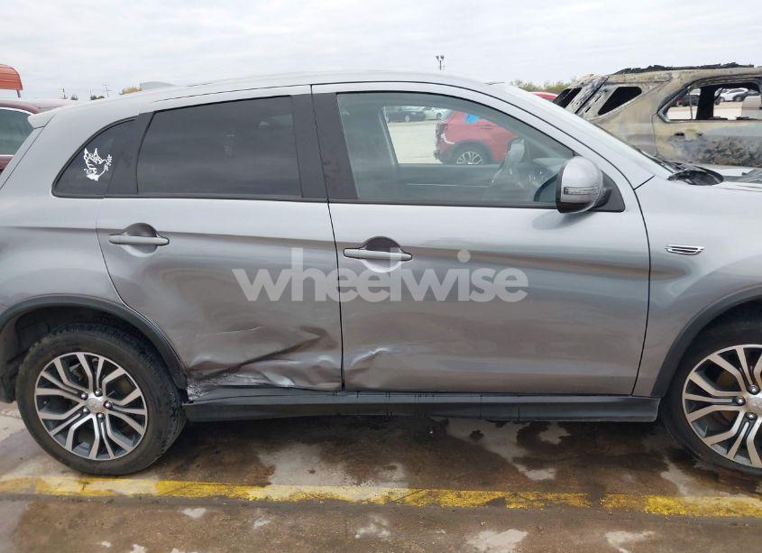 Photo 13 of 2018 Mitsubishi Outlander SPORT 2.0 ES (VIN JA4AP3AU1JZ008845)