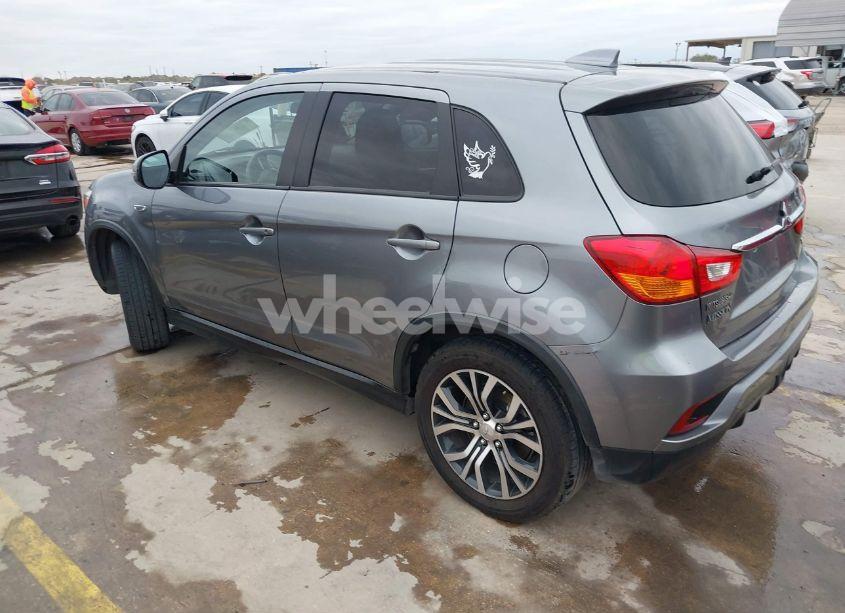 Photo 3 of 2018 Mitsubishi Outlander SPORT 2.0 ES (VIN JA4AP3AU1JZ008845)