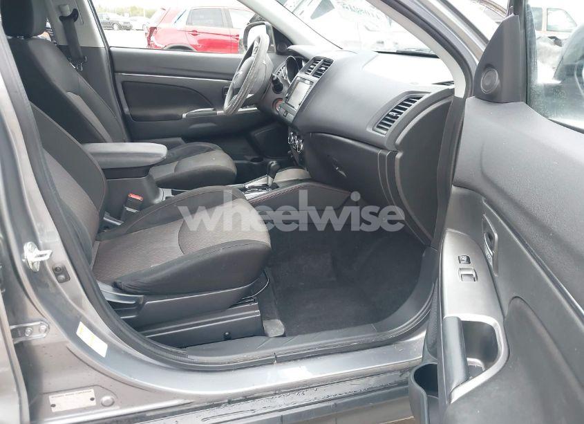 Photo 5 of 2018 Mitsubishi Outlander SPORT 2.0 ES (VIN JA4AP3AU1JZ008845)