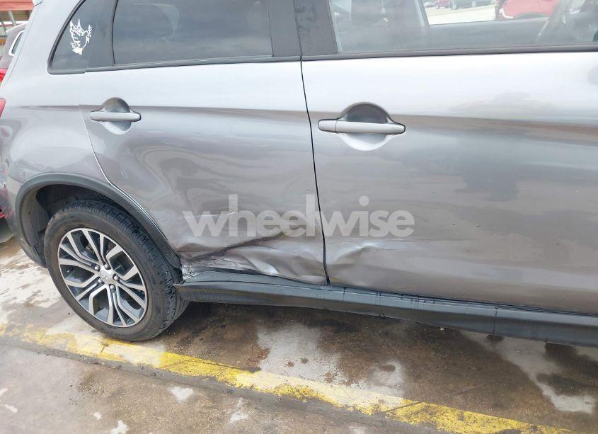 Photo 6 of 2018 Mitsubishi Outlander SPORT 2.0 ES (VIN JA4AP3AU1JZ008845)