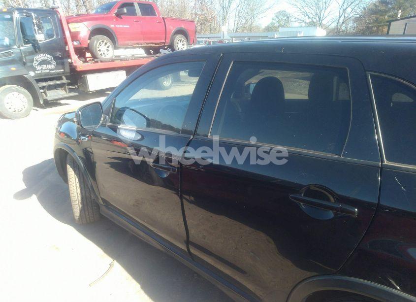 Photo 15 of 2017 Mitsubishi Outlander SPORT 2.0 ES/2.0 LE (VIN JA4AP3AU2HZ011473)