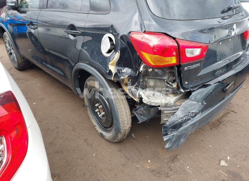 Photo 6 of 2017 Mitsubishi Outlander SPORT 2.0 ES (VIN JA4AP3AU2HZ055246)