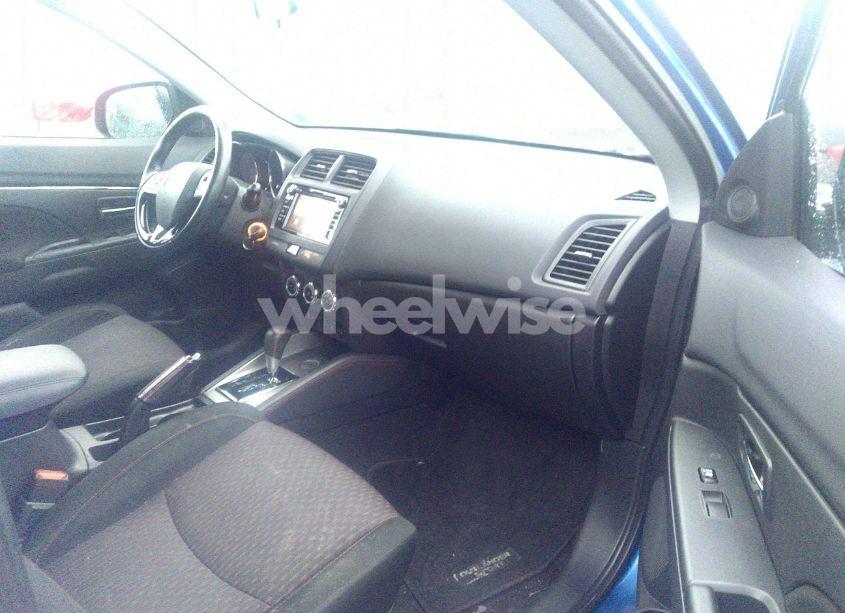 Photo 5 of 2018 Mitsubishi Outlander SPORT 2.0 LE (VIN JA4AP3AU2JU003618)