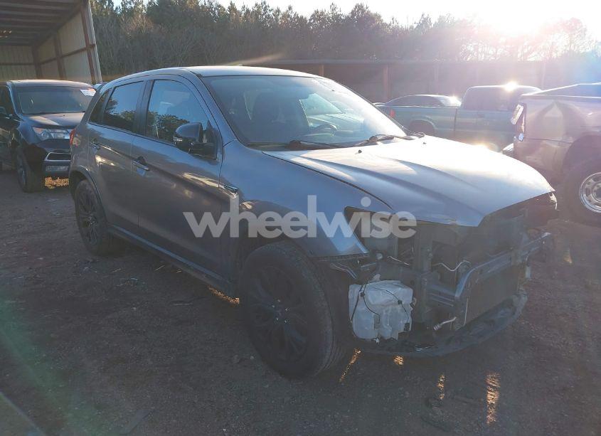 2018 Mitsubishi Outlander SPORT 2.0 LE (VIN JA4AP3AU2JU014599) main photo