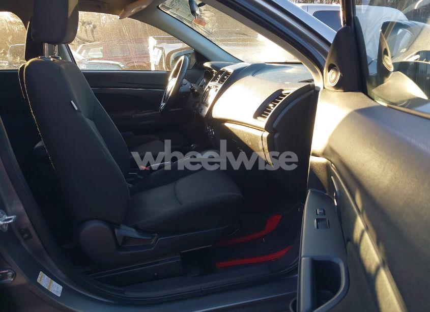 Photo 5 of 2018 Mitsubishi Outlander SPORT 2.0 LE (VIN JA4AP3AU2JU014599)