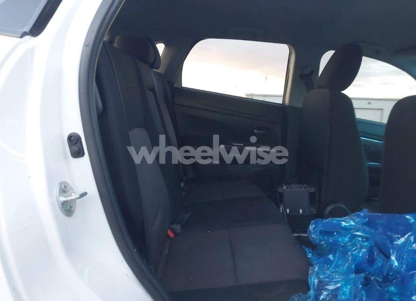 Photo 8 of 2018 Mitsubishi Outlander SPORT (VIN JA4AP3AU2JU021990)