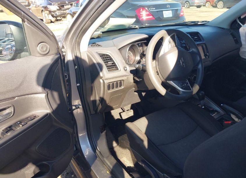 Photo 5 of 2020 Mitsubishi Outlander SPORT 2.0 ES (VIN JA4AP3AU2LU021846)