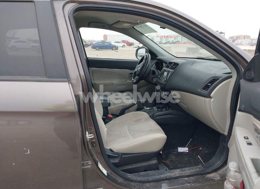 Photo 5 of 2017 Mitsubishi Outlander SPORT 2.0 ES/2.0 LE (VIN JA4AP3AU3HZ061802)