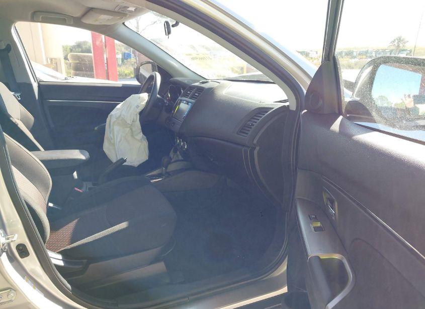 Photo 5 of 2019 Mitsubishi Outlander SPORT 2.0 ES (VIN JA4AP3AU3KU029680)