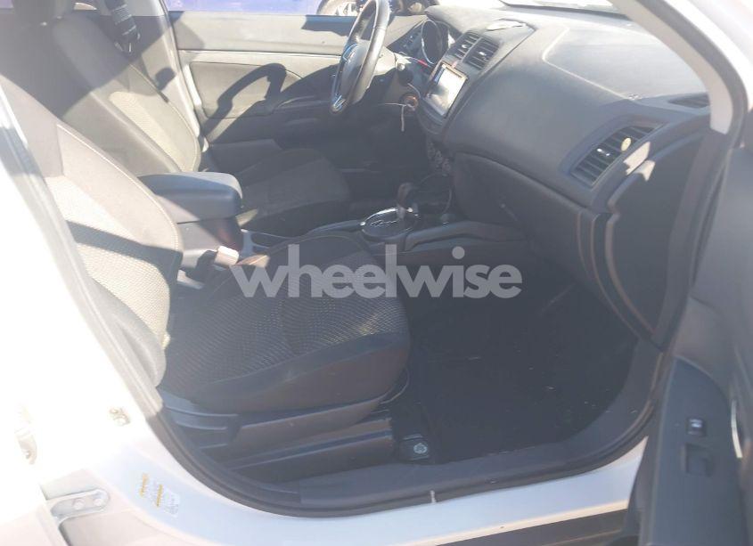 Photo 5 of 2016 Mitsubishi Outlander SPORT 2.0 ES (VIN JA4AP3AU4GZ062942)