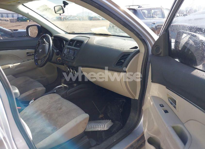 Photo 5 of 2017 Mitsubishi Outlander SPORT 2.0 ES/2.0 LE (VIN JA4AP3AU4HZ021809)