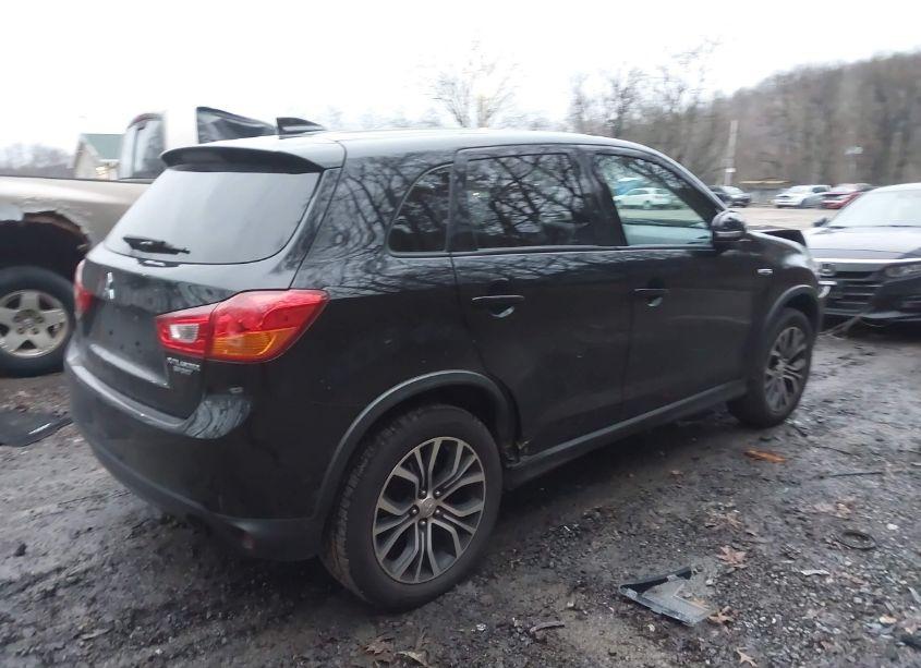 Photo 4 of 2017 Mitsubishi Outlander SPORT 2.0 ES (VIN JA4AP3AU4HZ059069)