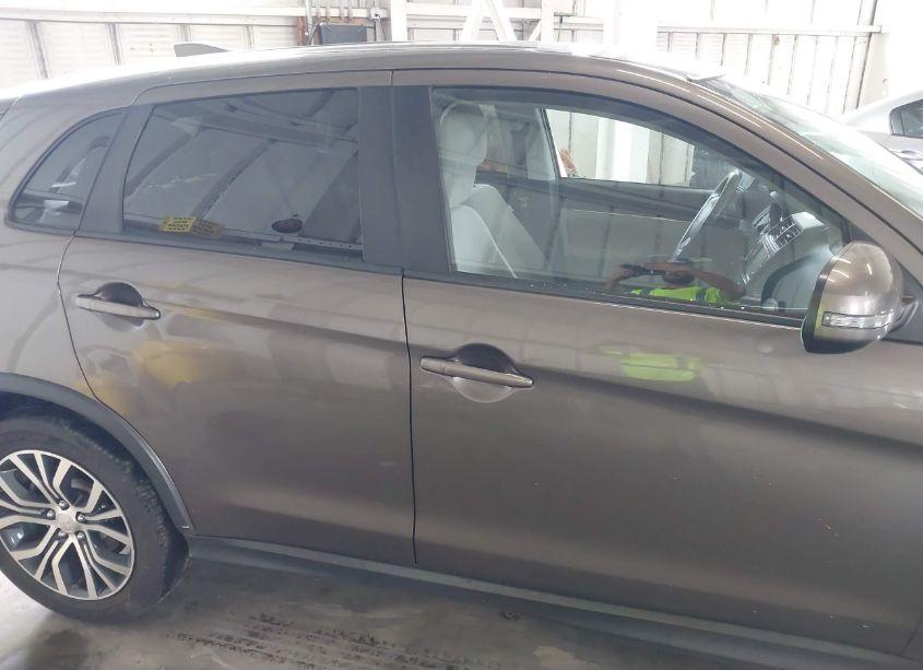 Photo 13 of 2018 Mitsubishi Outlander SPORT 2.0 ES/2.0 LE (VIN JA4AP3AU4JU019612)