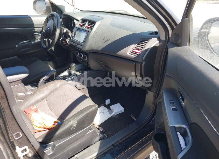 Photo 5 of 2019 Mitsubishi Outlander SPORT 2.0 ES/2.0 LE/2.0 SP (VIN JA4AP3AU4KU017957)