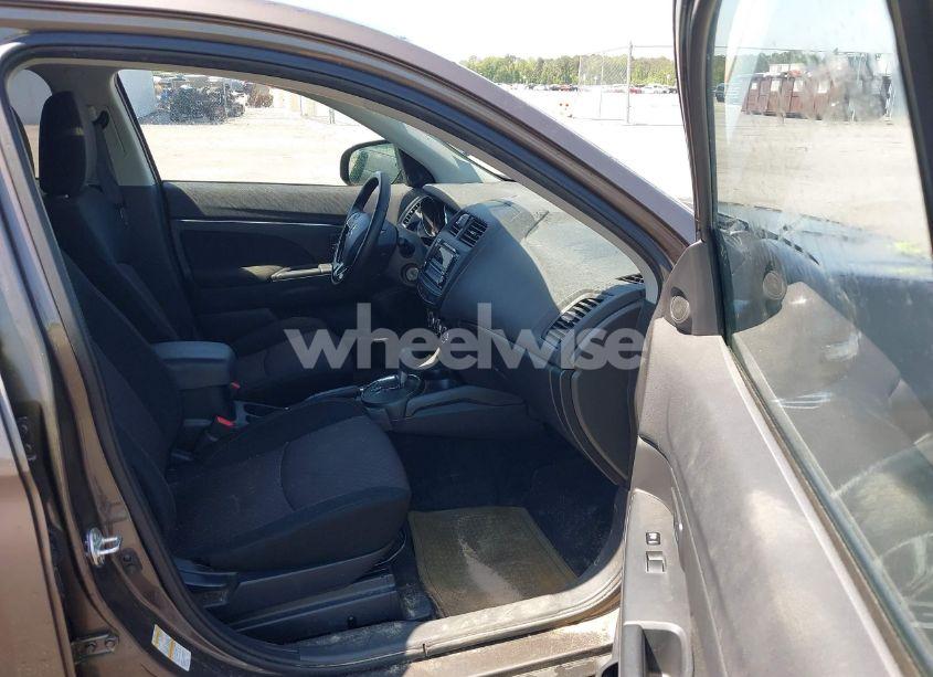 Photo 5 of 2017 Mitsubishi Outlander SPORT 2.0 ES (VIN JA4AP3AU6HZ010827)