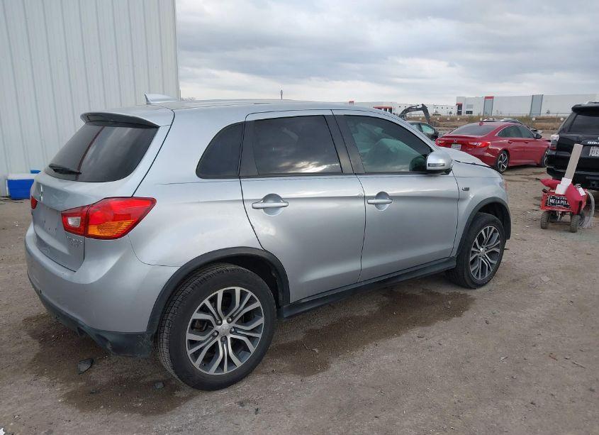 Photo 4 of 2017 Mitsubishi Outlander SPORT 2.0 ES (VIN JA4AP3AU6HZ042029)