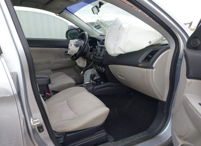 Photo 5 of 2017 Mitsubishi Outlander SPORT 2.0 ES (VIN JA4AP3AU6HZ042029)