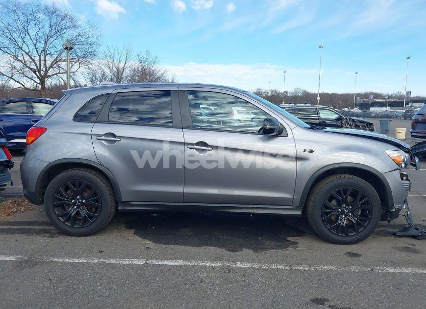 Photo 13 of 2017 Mitsubishi Outlander SPORT 2.0 ES/2.0 LE (VIN JA4AP3AU6HZ043312)