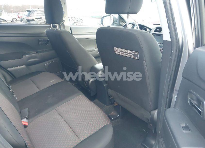 Photo 8 of 2017 Mitsubishi Outlander SPORT 2.0 ES/2.0 LE (VIN JA4AP3AU6HZ043312)