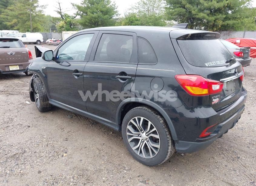 Photo 3 of 2018 Mitsubishi Outlander SPORT 2.0 ES (VIN JA4AP3AU6JU004528)