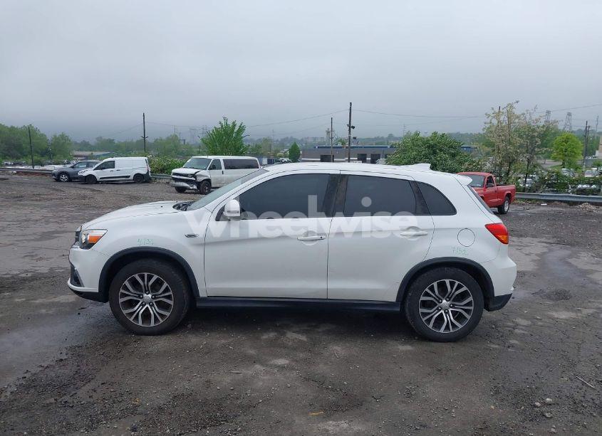 Photo 15 of 2018 Mitsubishi Outlander SPORT 2.0 ES (VIN JA4AP3AU6JU011611)