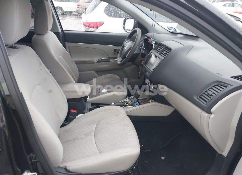 Photo 5 of 2018 Mitsubishi Outlander SPORT 2.0 ES (VIN JA4AP3AU6JZ001793)